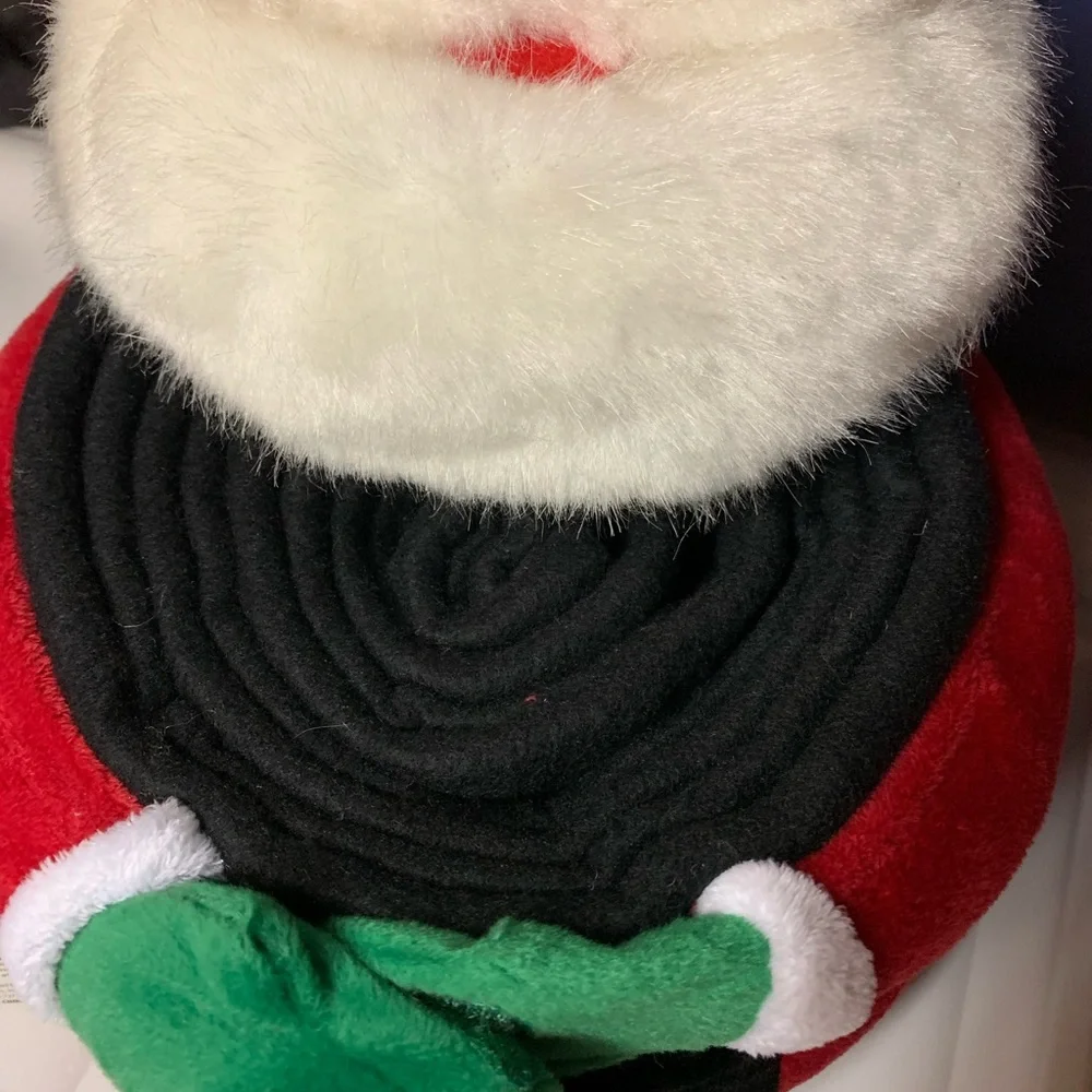 Hug with throw Santa 50” x 60” New WT